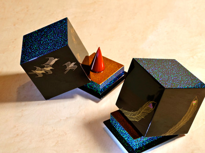 出品作品：彩輝光 指環箱「千鳥」と「鳳凰羽」